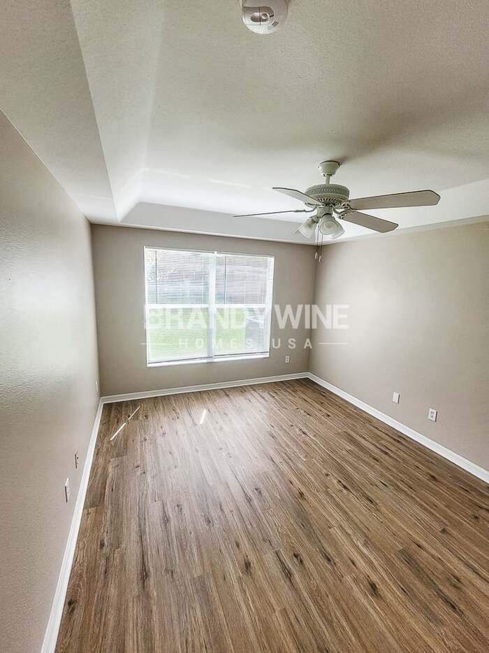 Building Photo - 323 Summer Sails Dr