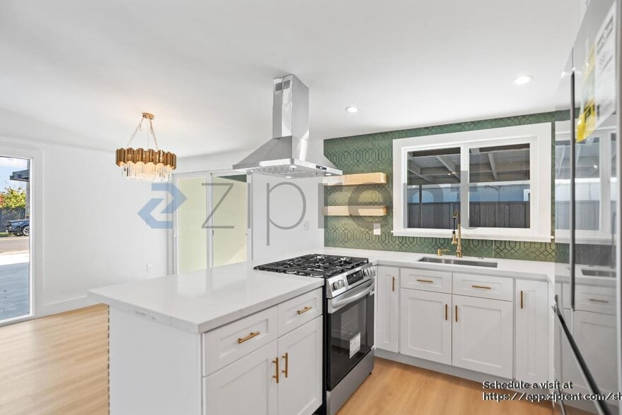 Building Photo - 28023 Tampa Ave