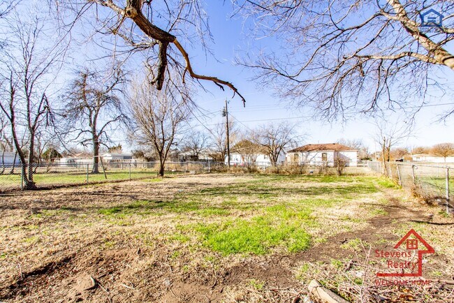 Building Photo - 2524 Prentice NW