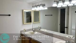 Building Photo - 1440 N Lawnwood Cir
