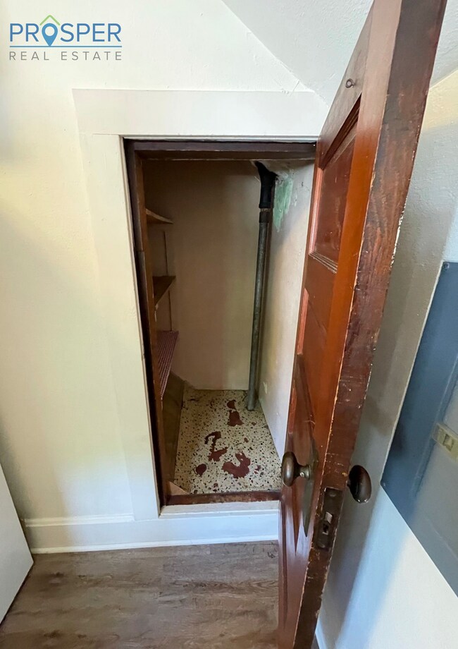 Building Photo - WA810X