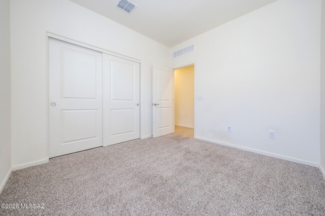 Building Photo - 7760 S Via Perfecta