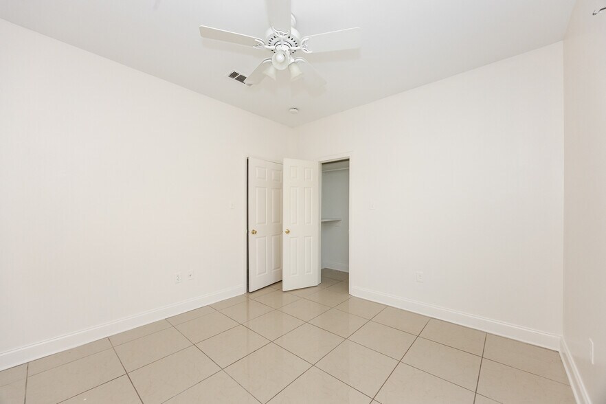 Building Photo - 9540A Lindale Ave