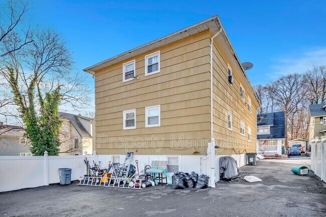Building Photo - 81 Park Terrace