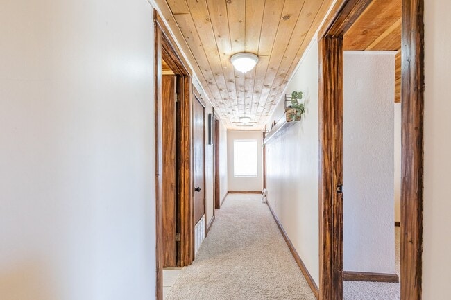 Building Photo - Private 3 bedroom, 1 bath with Large Fenced-in Backyard