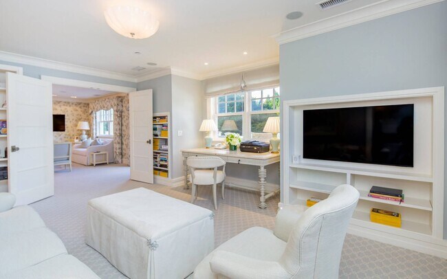 Building Photo - 63 Meadowmere Pl