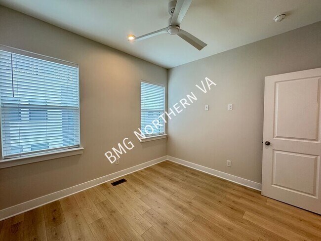 Building Photo - 1021 S Taylor Ct