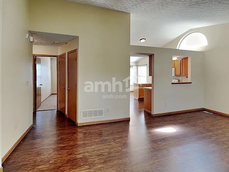 Building Photo - 3008 Old Warson Dr