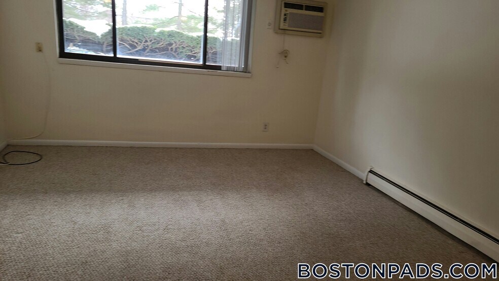 Building Photo - 16 Whites Ave