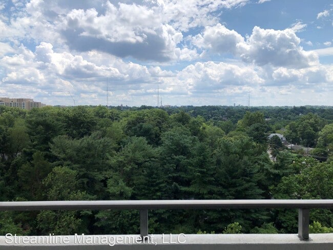 Building Photo - 1 br, 1 bath House - 5101 River Rd #1410