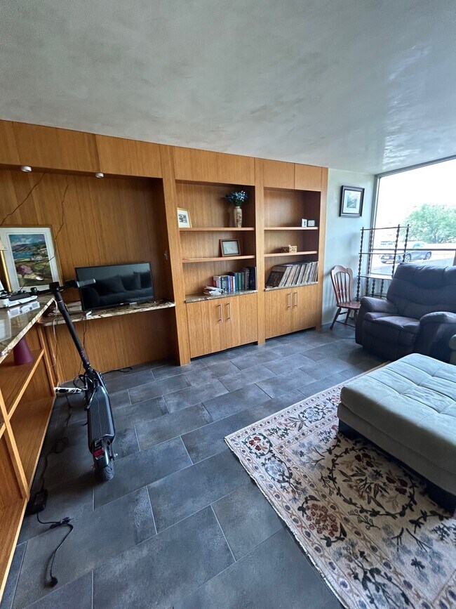 Building Photo - 1800 Lavaca St