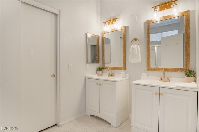 Building Photo - 2401 Predera Ave