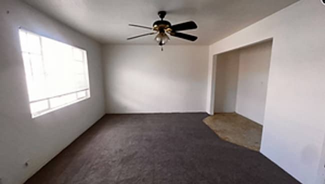 Building Photo - 731 W University Dr
