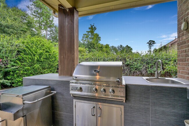 Building Photo - 98 Lindenberry Cir