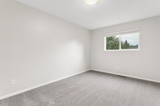 Building Photo - 2935 Del Rey Plaza