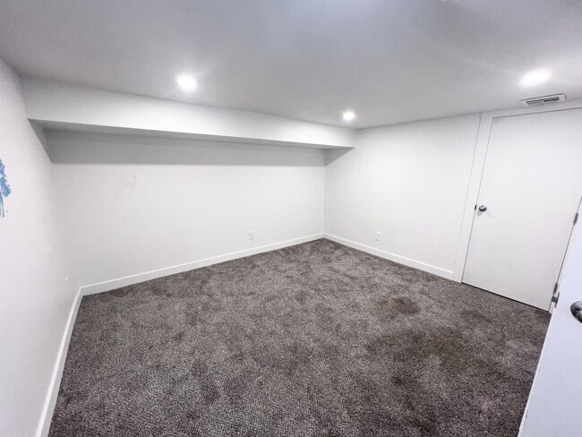 Building Photo - 778 S 400 E