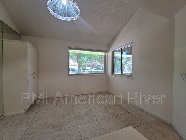 Building Photo - 6517 El Cabo Ct