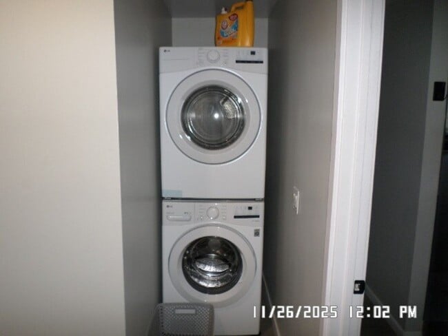 Building Photo - 2 bedroom and 1 bath ADU