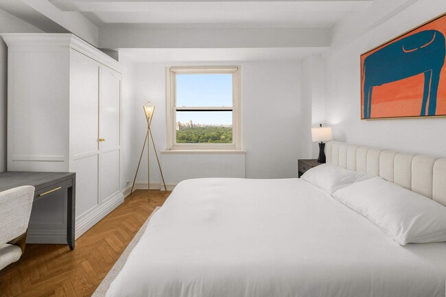 Building Photo - 160 Central Park S