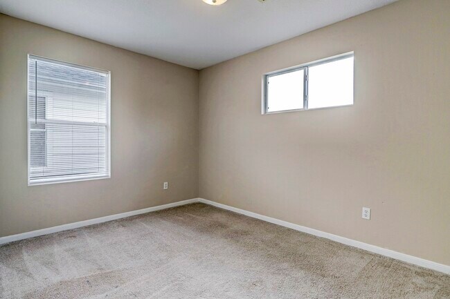 Building Photo - 5714 Basswood Dale Dr