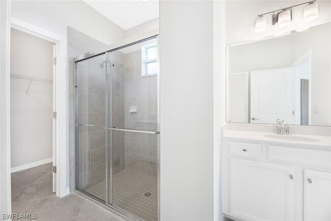 Building Photo - 2672 Vine Ave