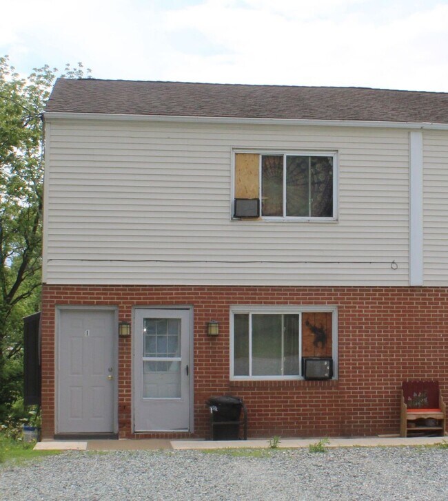 Primary Photo - 1st floor apartment