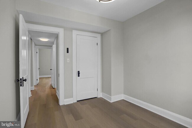 Building Photo - 3202 Dudley Ave