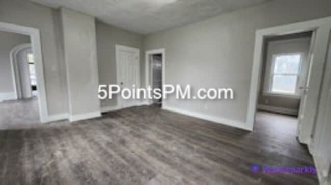 Building Photo - 9804 Miles Ave