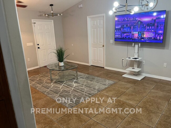 Building Photo - Welcome to Your Ideal Rental Retreat!