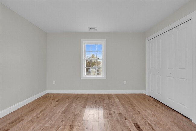 Building Photo - 88 Main St