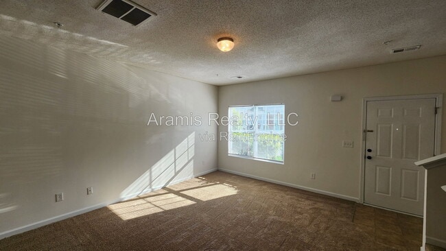 Building Photo - 2847 Laurel Ridge Cir