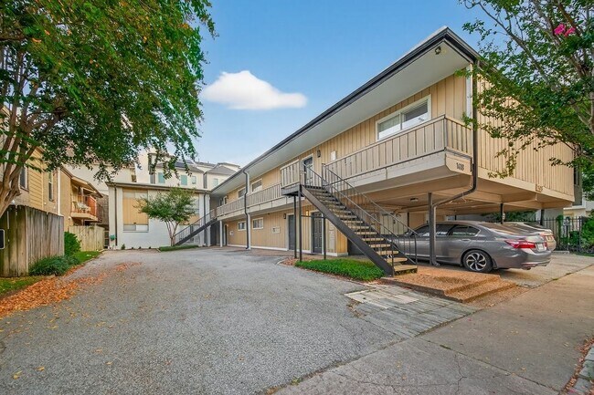 Building Photo - 1418 Vermont St