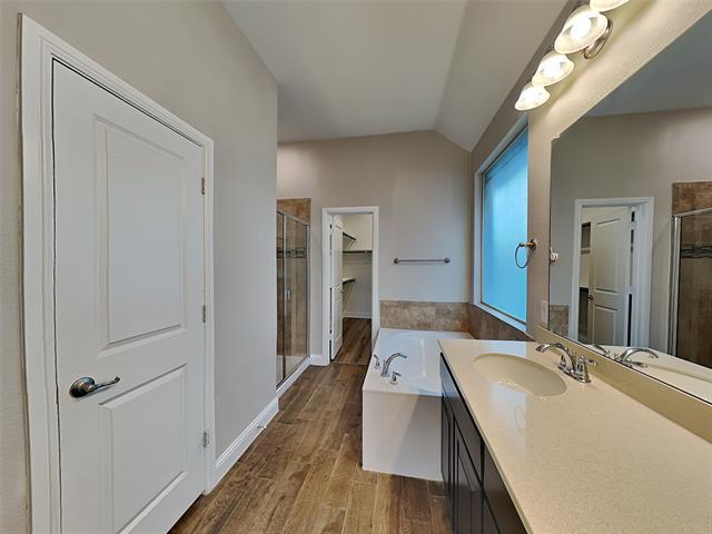 Building Photo - 237 Mineral Point Dr