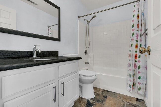 Building Photo - 17 Sagamore