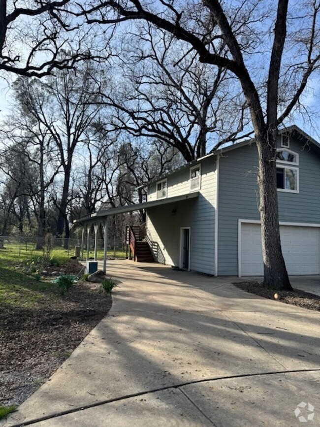 Building Photo - 1 Bedroom in country setting