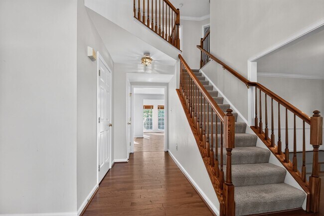 Building Photo - Meticulously maintained & spacious 4 Bd/2 full & 2 half bath home  Home in Dawson's Landing - Pet...