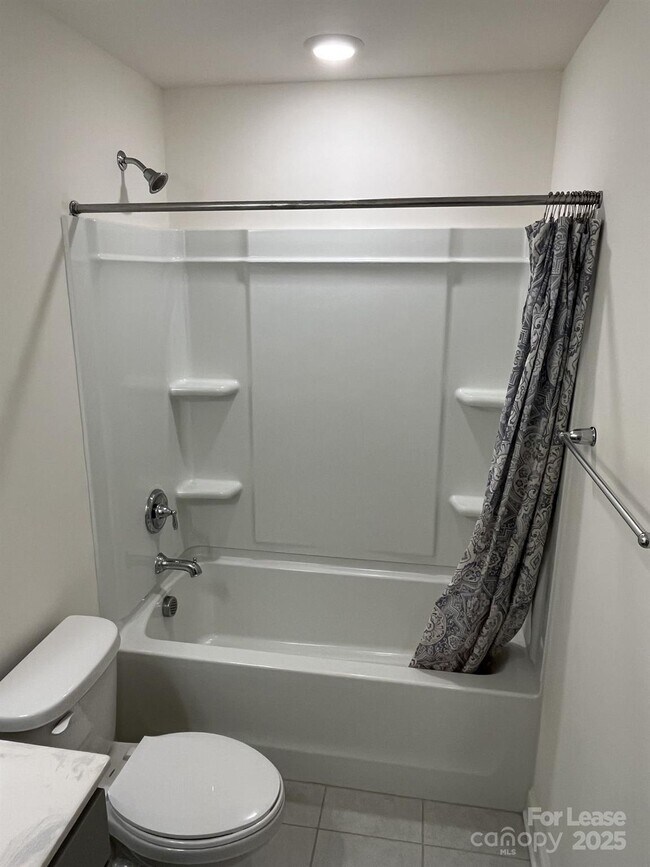 Building Photo - 6814 Harris Bay Rd