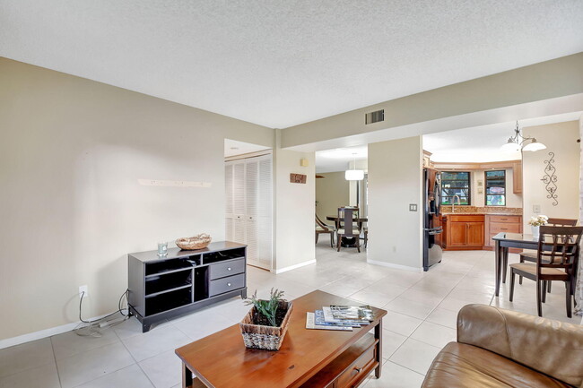 Building Photo - 6025 Parkwalk Dr