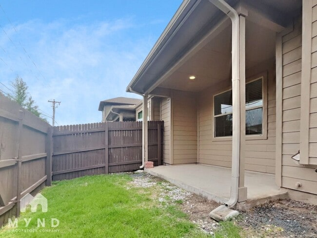 Building Photo - 2880 Donnell Dr
