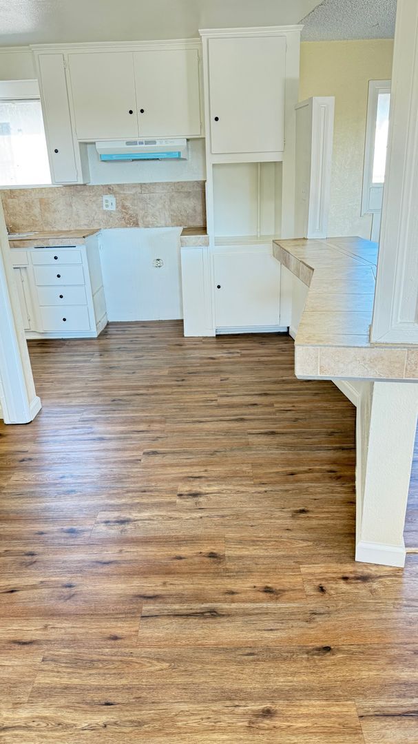 Building Photo - 2 bedroom 1 bath available near UC Riverside