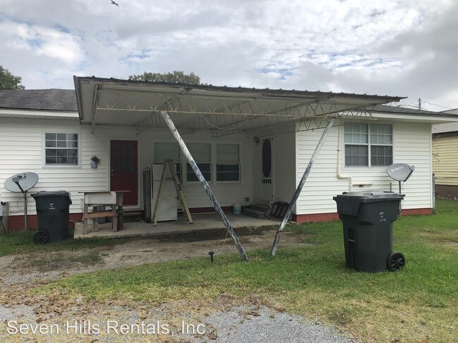 Building Photo - 1027 W Main St