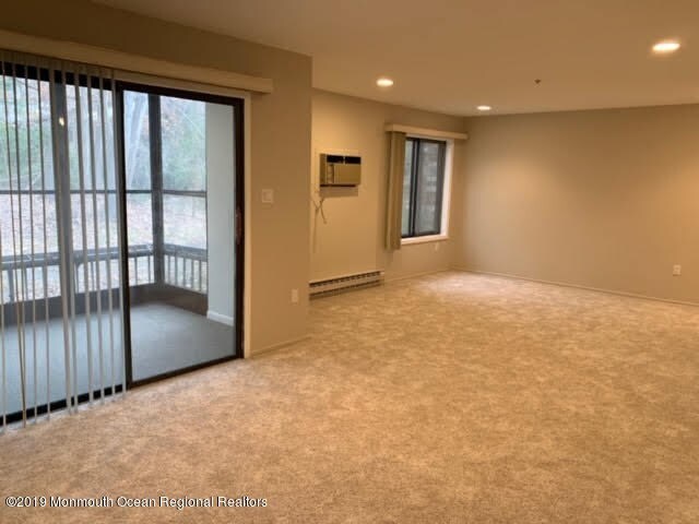 Building Photo - 122 Amberly Dr