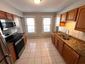 Building Photo - 532 High St