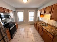 Building Photo - 532 High St