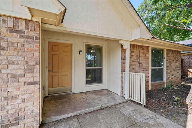 Building Photo - 2701 Whitehurst Dr