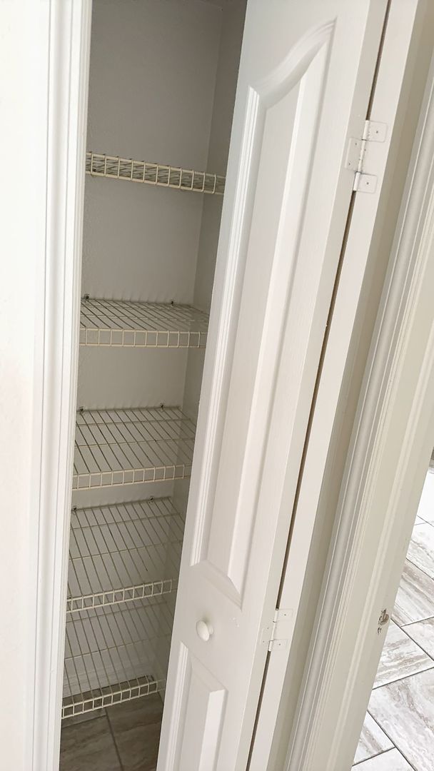 Building Photo - Come see this beautiful 3 bedroom, 2 bath, 2 car garage home for rent near Citrus Park Mall!