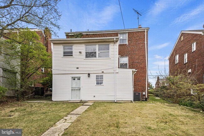 Building Photo - 1807 41st Pl SE