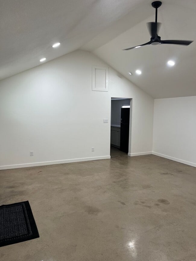 Building Photo - 6155 Foote Rd