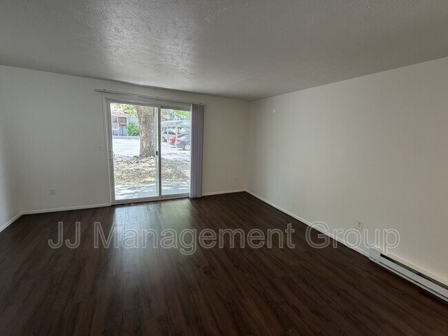 Building Photo - 3414 S Grand Blvd
