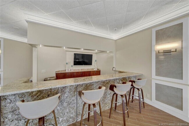 Building Photo - 9650 S Ocean Dr